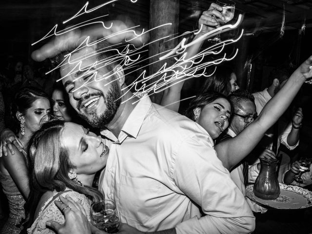 O casamento de Gil Paiva e Rebeca em Belo Horizonte, Minas Gerais 81