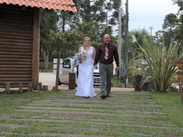 O casamento de Marcus e Renatta em Colombo, Paraná 35