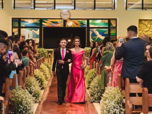 O casamento de Joao e Carmila em Taguatinga, Distrito Federal 33