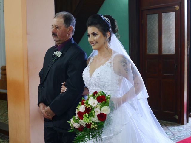 O casamento de Tiago e Joyce em Caxias do Sul, Rio Grande do Sul 28