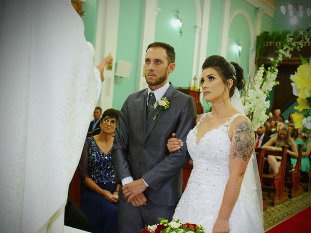 O casamento de Tiago e Joyce em Caxias do Sul, Rio Grande do Sul 29