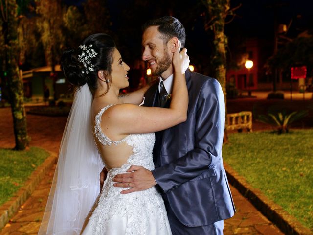 O casamento de Tiago e Joyce em Caxias do Sul, Rio Grande do Sul 34