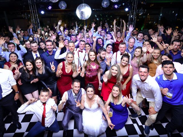 O casamento de Tiago e Joyce em Caxias do Sul, Rio Grande do Sul 41