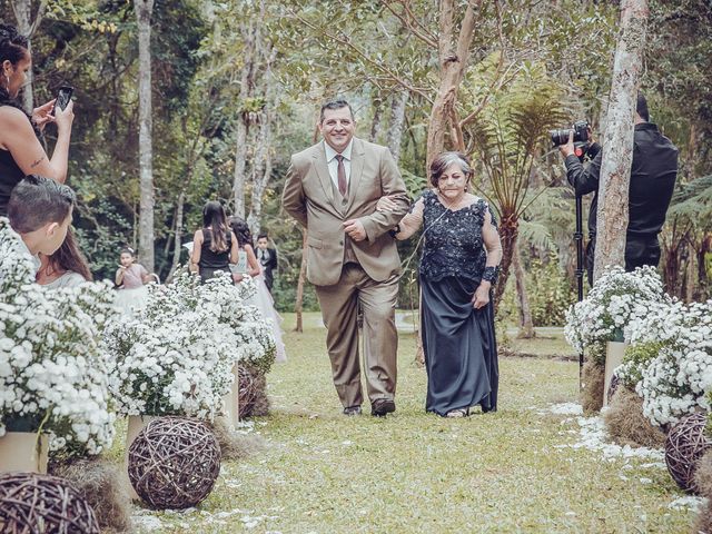 O casamento de Robson e Carol em Itapecerica da Serra, São Paulo 32