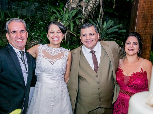 O casamento de Robson e Carol em Itapecerica da Serra, São Paulo 72