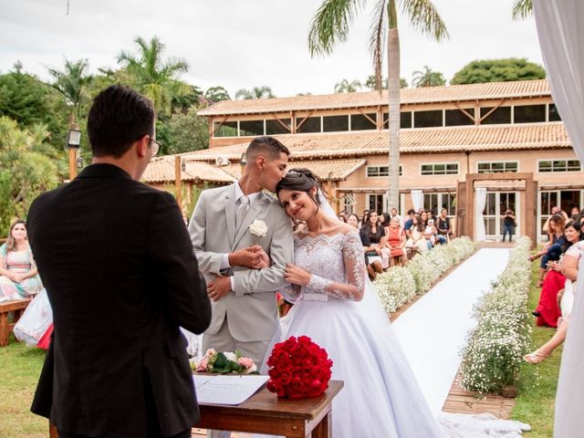 O casamento de Miquéias e Emilly em Jundiaí, São Paulo Estado 35