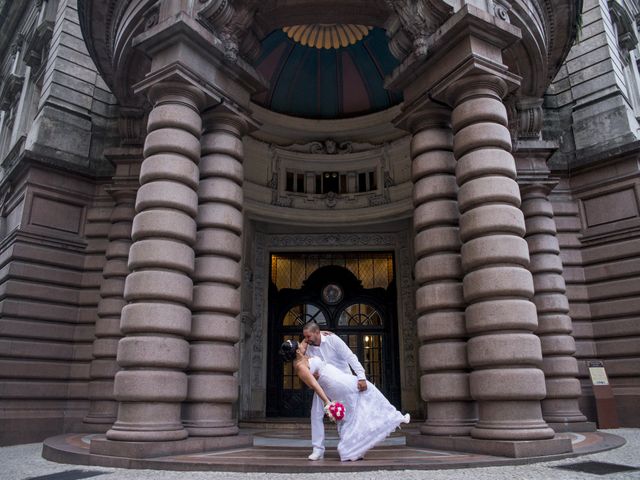 O casamento de Leonardo e Erika em São Vicente, São Paulo Estado 32