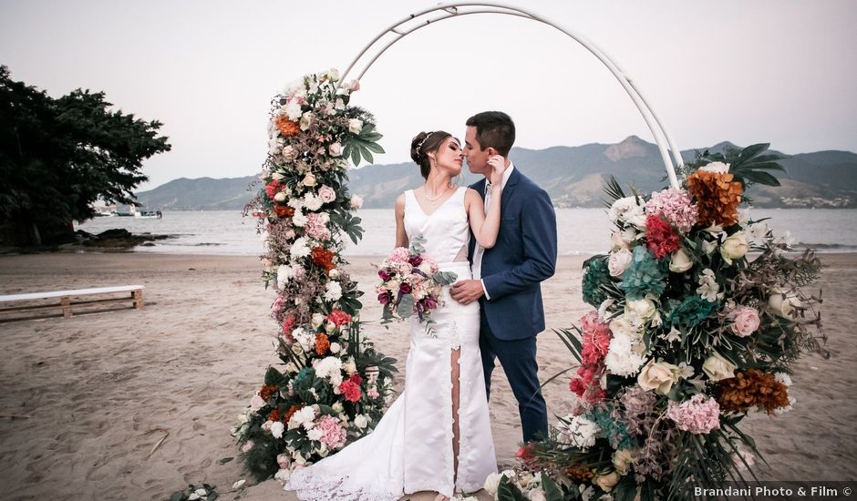 O casamento de Marcelo e Juliana em São Sebastião, São Paulo Estado