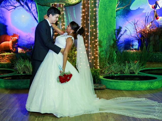 O casamento de Marcos  e Stela Cristina  em Cuiabá, Mato Grosso 33