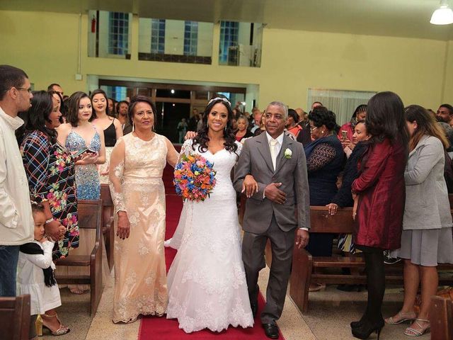 O casamento de Clever e Lourani em Santa Luzia, Minas Gerais 38