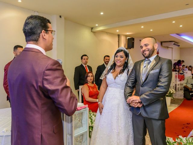 O casamento de Renato e Izabel em São Gonçalo, Rio de Janeiro 20