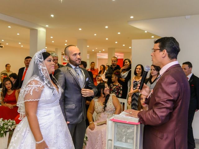 O casamento de Renato e Izabel em São Gonçalo, Rio de Janeiro 29