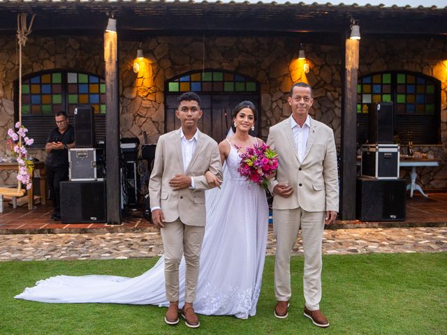 O casamento de Iuri e Ludmila em Lauro de Freitas, Bahia 25