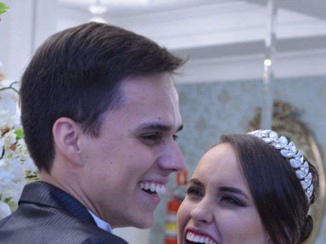 O casamento de Lucas  e Amanda  em Curitiba, Paraná 6
