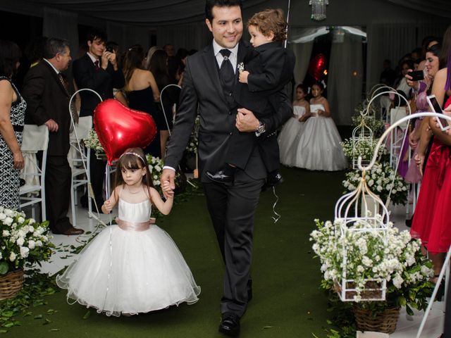 O casamento de Raphael e Vanessa em Santa Isabel, São Paulo Estado 29
