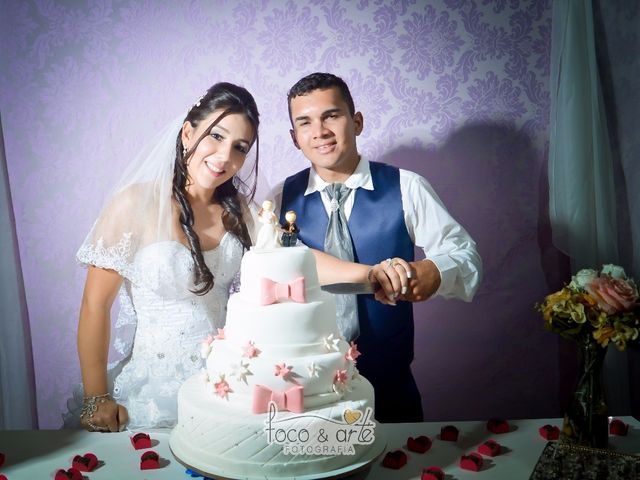 O casamento de Danilo Lustosa e Marlene Bandeira em Aparecida de Goiânia, Goiás 3