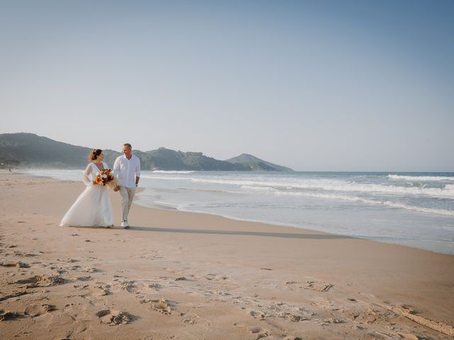 O casamento de Eduardo e Esther em Bombinhas, Santa Catarina 25