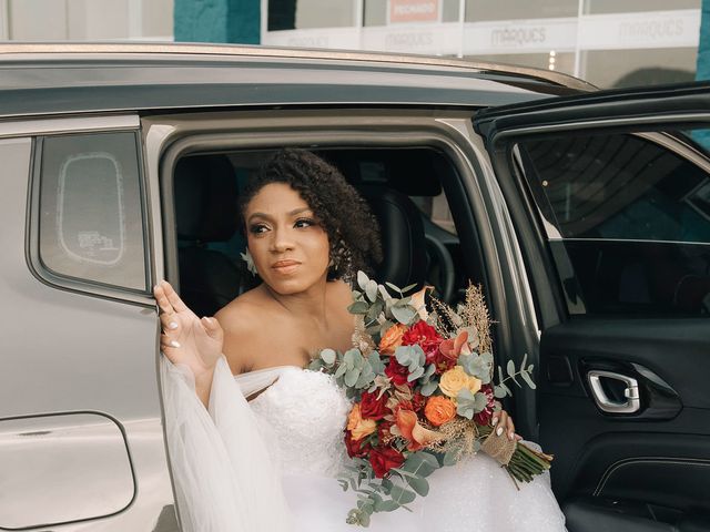 O casamento de Tiago e Crys em Florianópolis, Santa Catarina 35