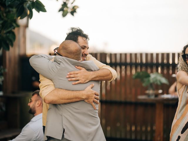 O casamento de Tiago e Crys em Florianópolis, Santa Catarina 46