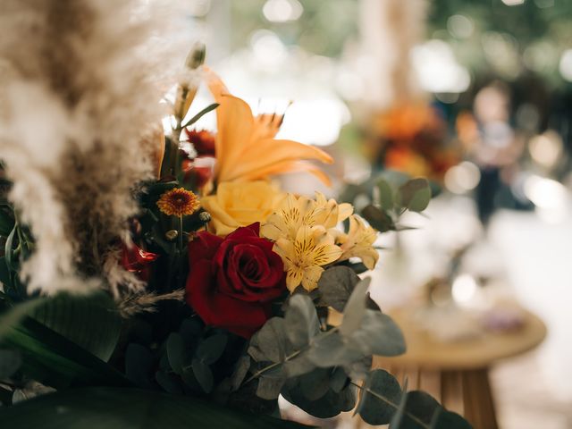 O casamento de Tiago e Crys em Florianópolis, Santa Catarina 61