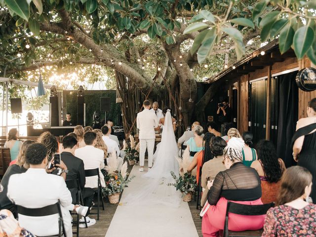 O casamento de Tiago e Crys em Florianópolis, Santa Catarina 101