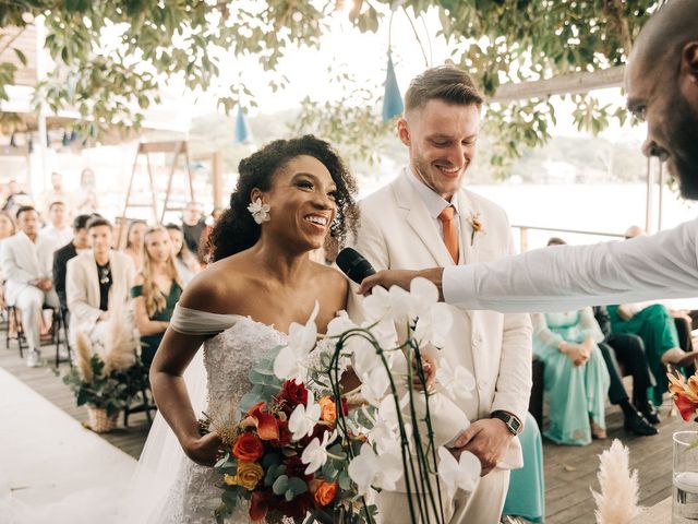 O casamento de Tiago e Crys em Florianópolis, Santa Catarina 105