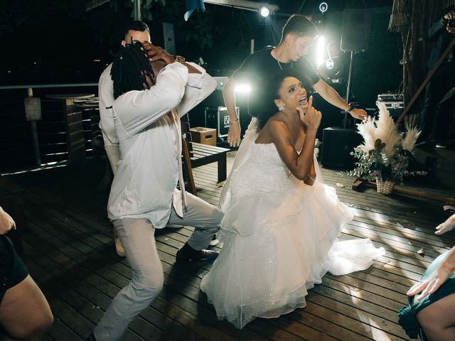 O casamento de Tiago e Crys em Florianópolis, Santa Catarina 200