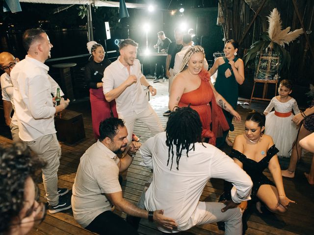 O casamento de Tiago e Crys em Florianópolis, Santa Catarina 205