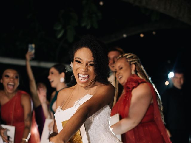 O casamento de Tiago e Crys em Florianópolis, Santa Catarina 247