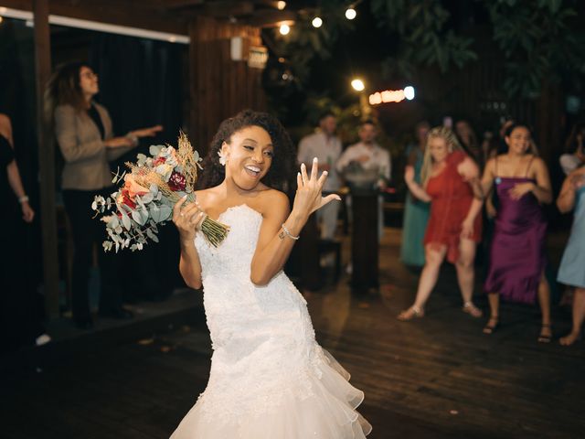 O casamento de Tiago e Crys em Florianópolis, Santa Catarina 275