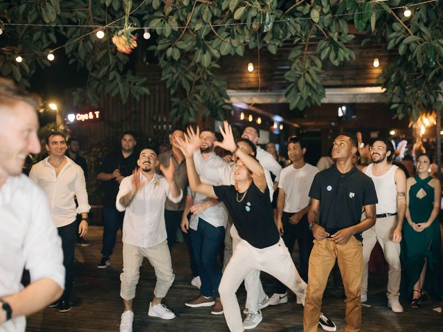 O casamento de Tiago e Crys em Florianópolis, Santa Catarina 282