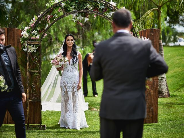 O casamento de Junior e Larissa em Araguari, Minas Gerais 41