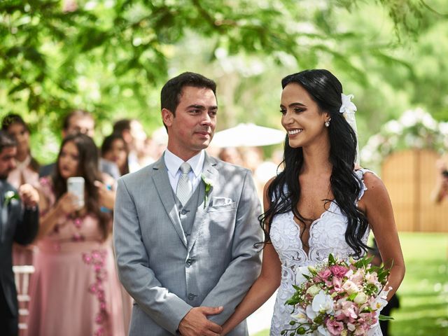 O casamento de Junior e Larissa em Araguari, Minas Gerais 56