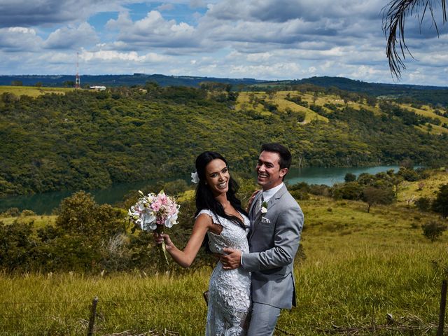 O casamento de Junior e Larissa em Araguari, Minas Gerais 89