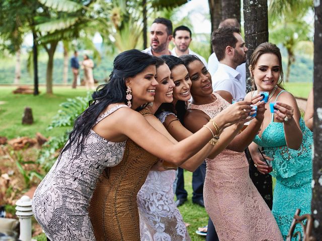 O casamento de Junior e Larissa em Araguari, Minas Gerais 114
