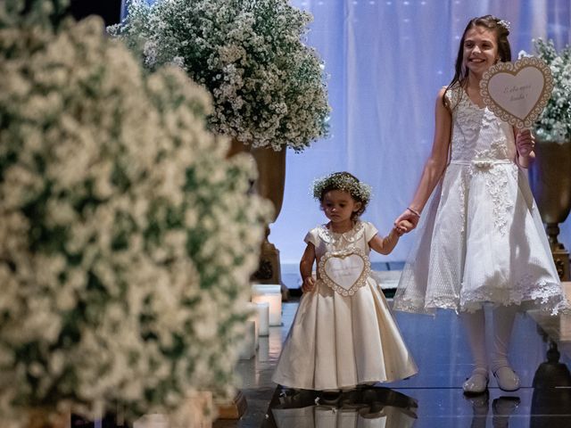 O casamento de Alexandre e Vanessa em Itapema, Santa Catarina 19