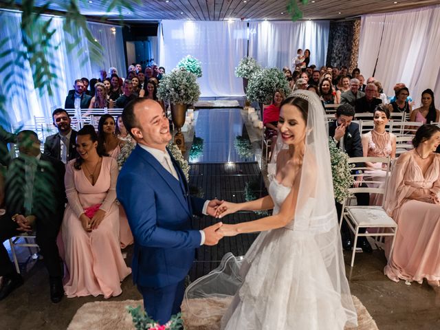 O casamento de Alexandre e Vanessa em Itapema, Santa Catarina 35