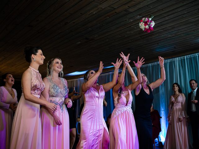 O casamento de Alexandre e Vanessa em Itapema, Santa Catarina 65