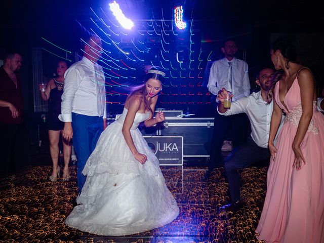 O casamento de Alexandre e Vanessa em Itapema, Santa Catarina 100