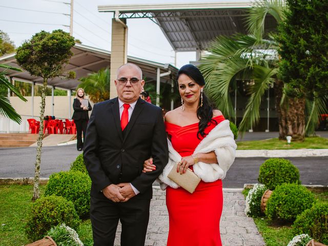 O casamento de Flauvi e Tamara em São José dos Pinhais, Paraná 15