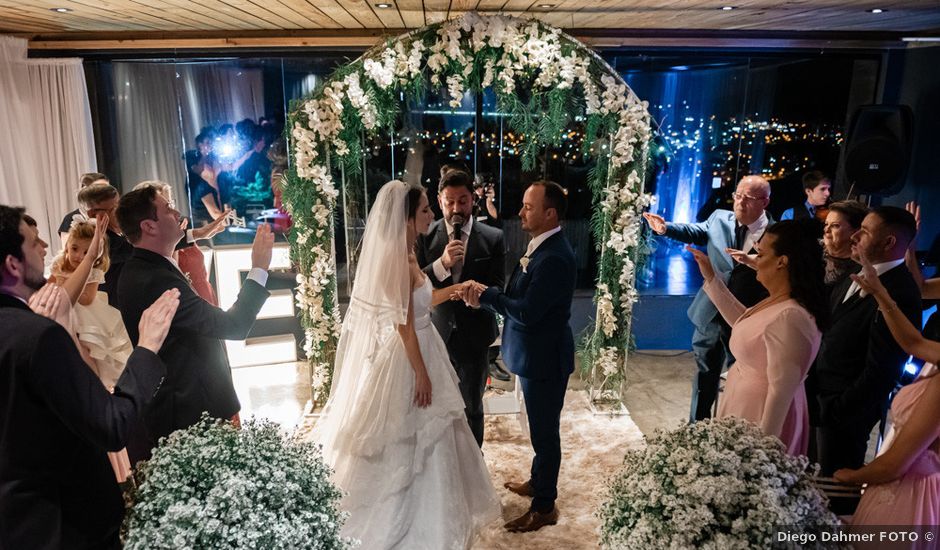 O casamento de Alexandre e Vanessa em Itapema, Santa Catarina