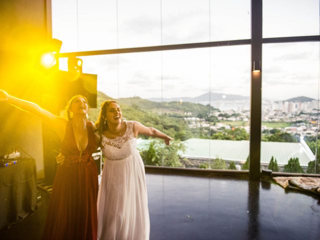 O casamento de Willian e Barbara em Itapema, Santa Catarina 104