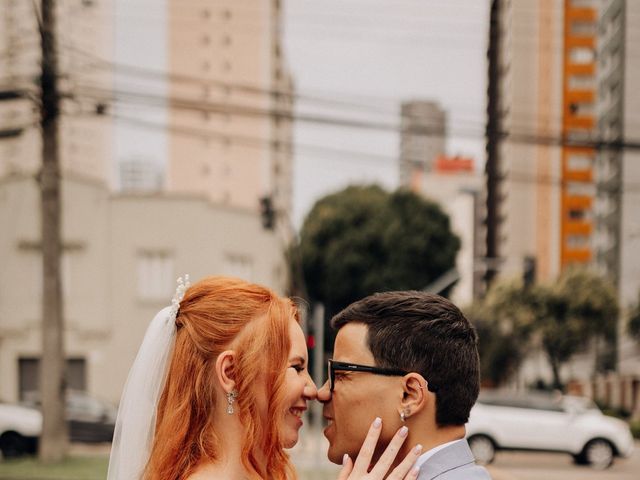 O casamento de Alex e Giullia em Curitiba, Paraná 27