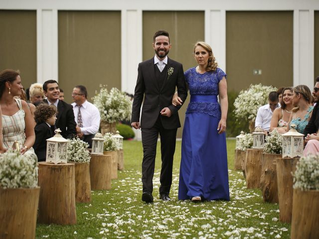 O casamento de Luiz e Carol em Curitiba, Paraná 40
