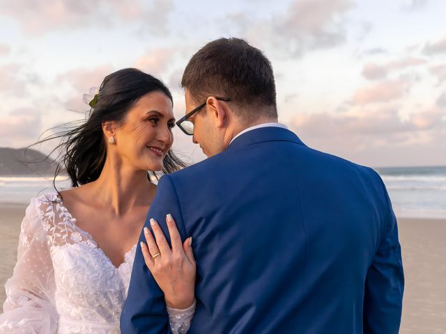 O casamento de Douglas  e Karina em Florianópolis, Santa Catarina 3