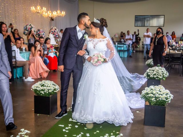 O casamento de Mateus e Carolina em Betim, Minas Gerais 33