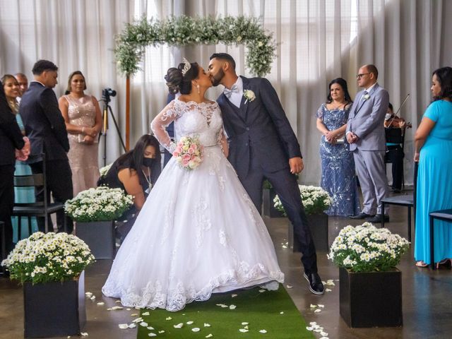 O casamento de Mateus e Carolina em Betim, Minas Gerais 40