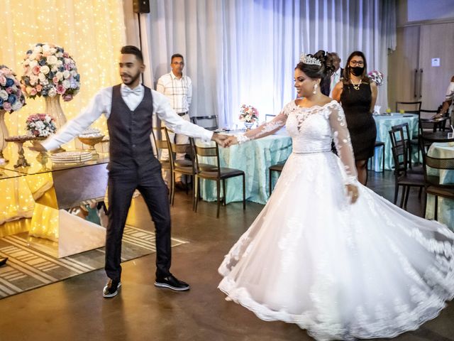 O casamento de Mateus e Carolina em Betim, Minas Gerais 53