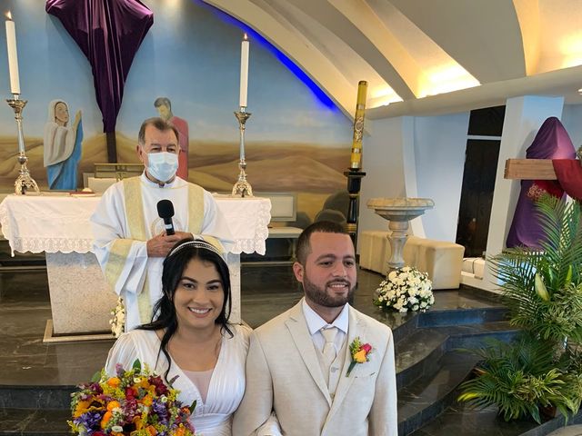 O casamento de Marlon e Paloma  em Macaé, Rio de Janeiro 16