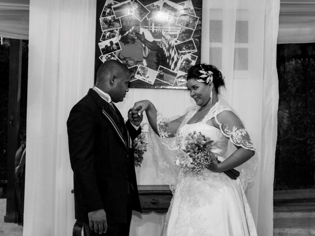 O casamento de Adriano e Elaine em Lauro de Freitas, Bahia 12